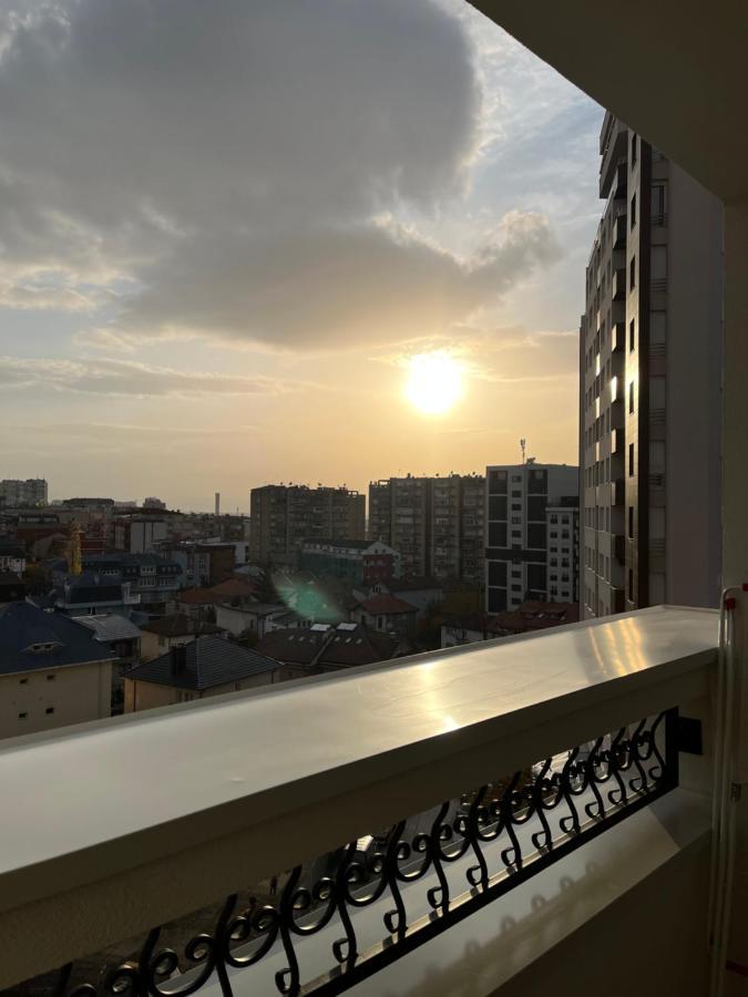 Central Luxury Apartment Pristina Exterior photo